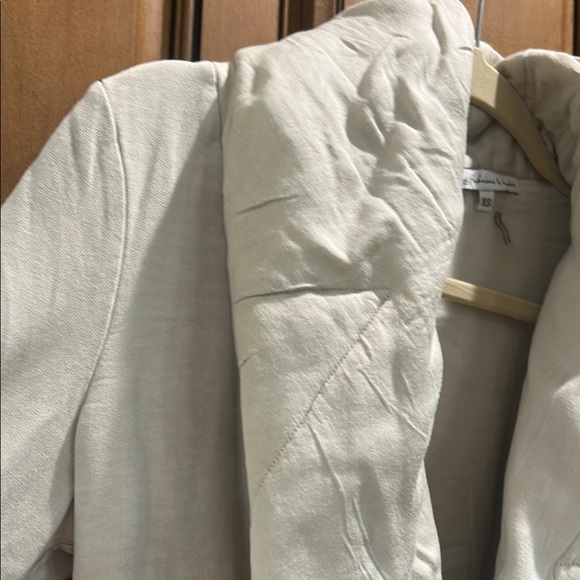 Elegant Cream Women's Jacket - Picture 4 of 7